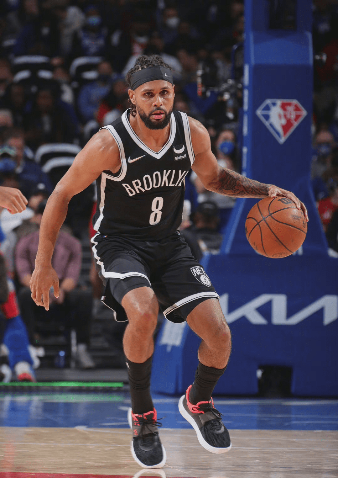 关于欧篮联清晨走向成谜；华盛顿奇才战术微调；引发热议；更衣室氛围转暖的信息